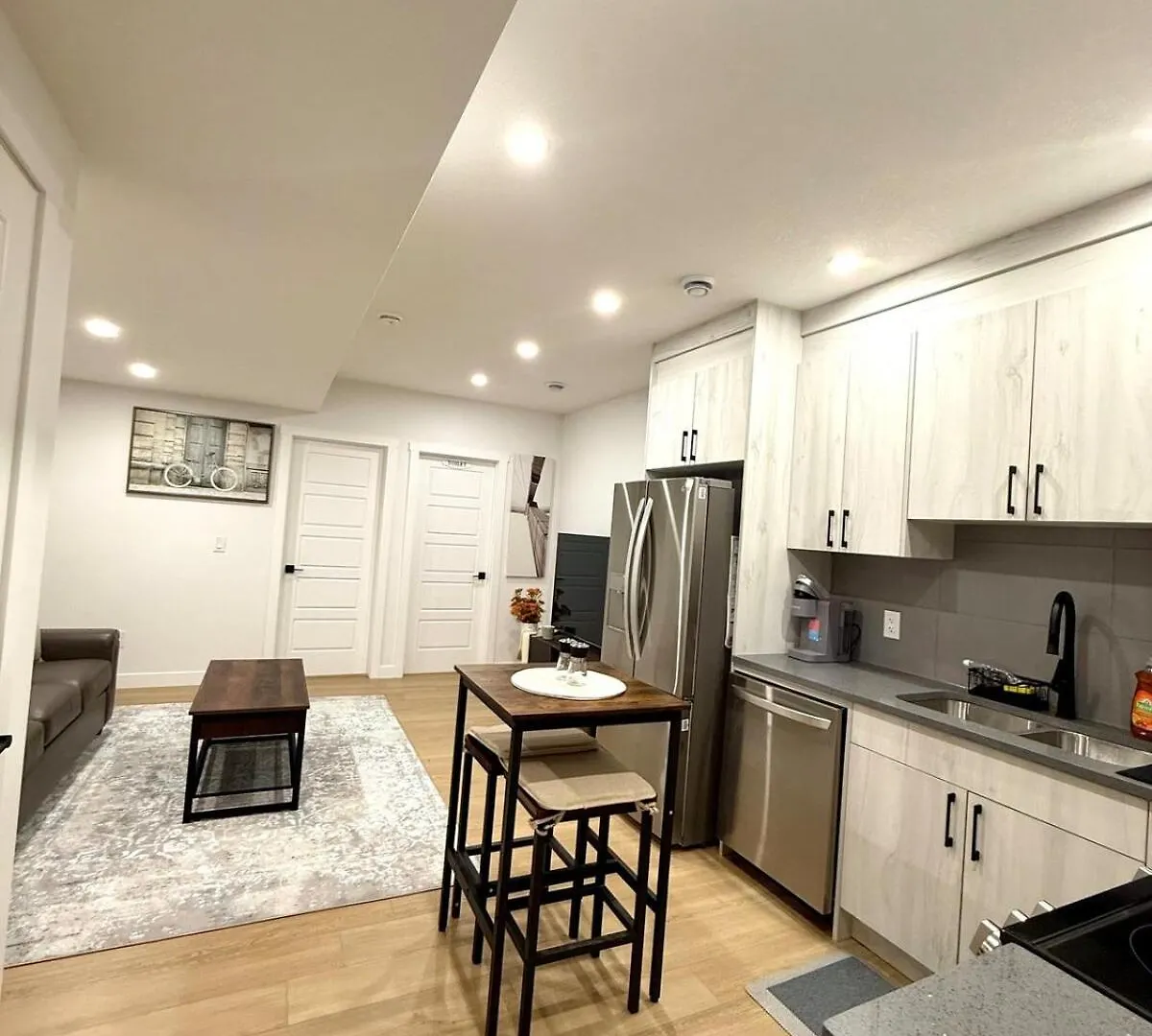 Luxe Stay With A Designer Touch Calgary Apartment