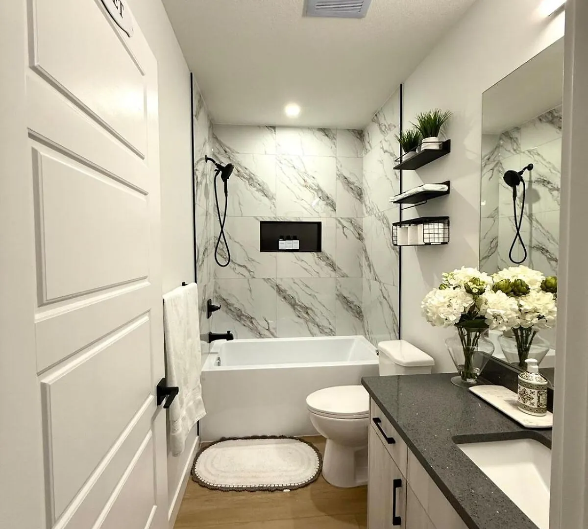 Apartment Luxe Stay With A Designer Touch Calgary Canada
