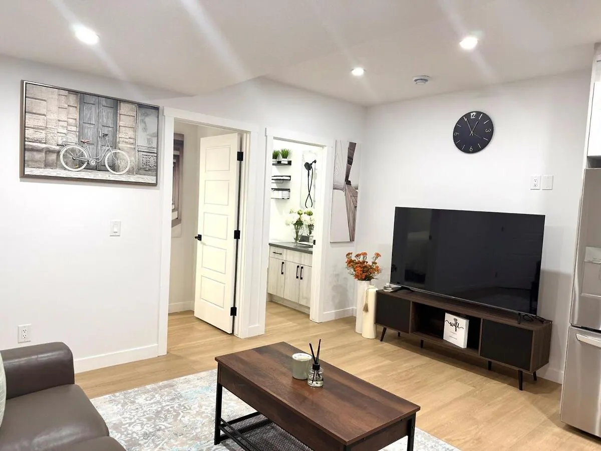 Apartment Luxe Stay With A Designer Touch Calgary