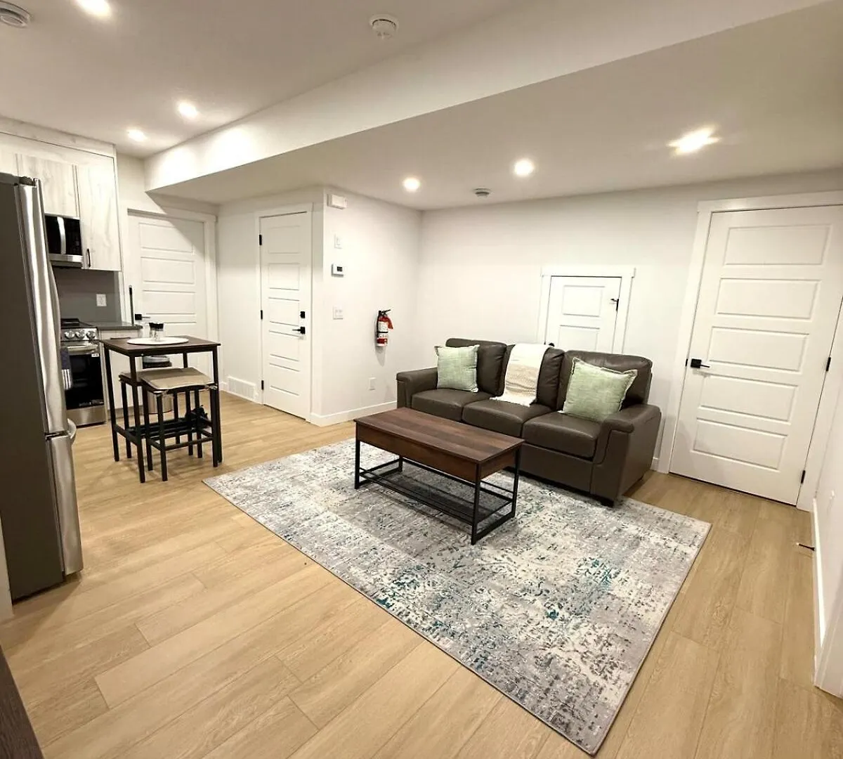 Apartment Luxe Stay With A Designer Touch Calgary Canada